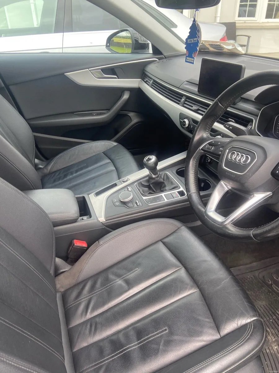 Selling Audi a4 - Image 5