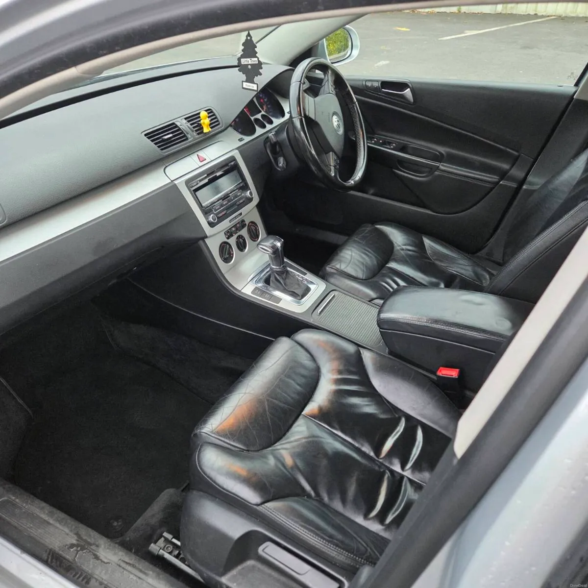 Volkswagon passat 2008 automatic - Image 3
