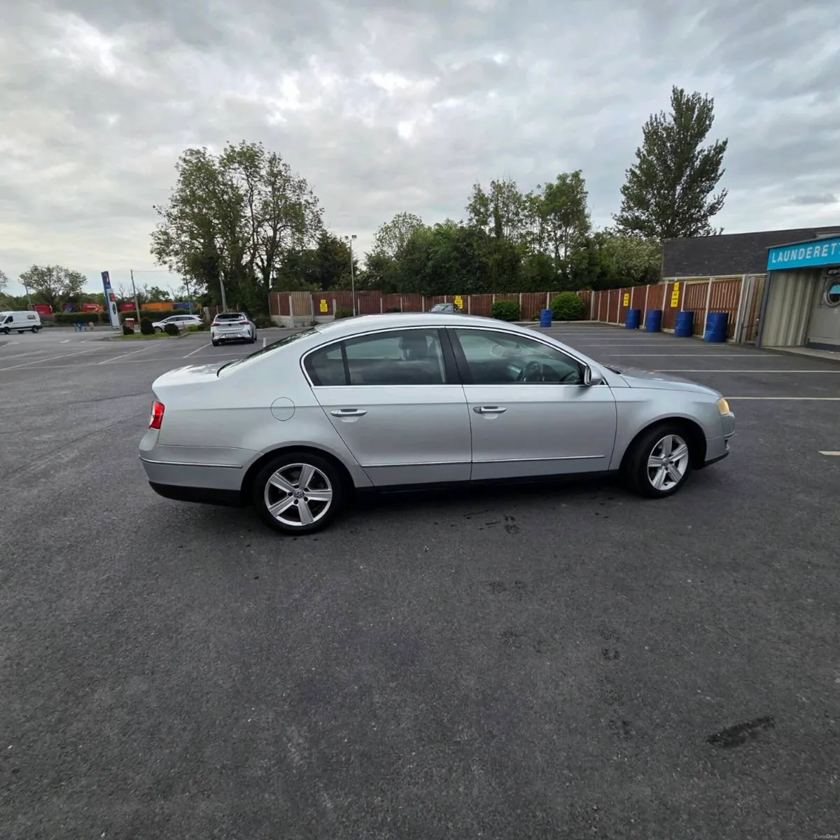 Volkswagon passat 2008 automatic - Image 1