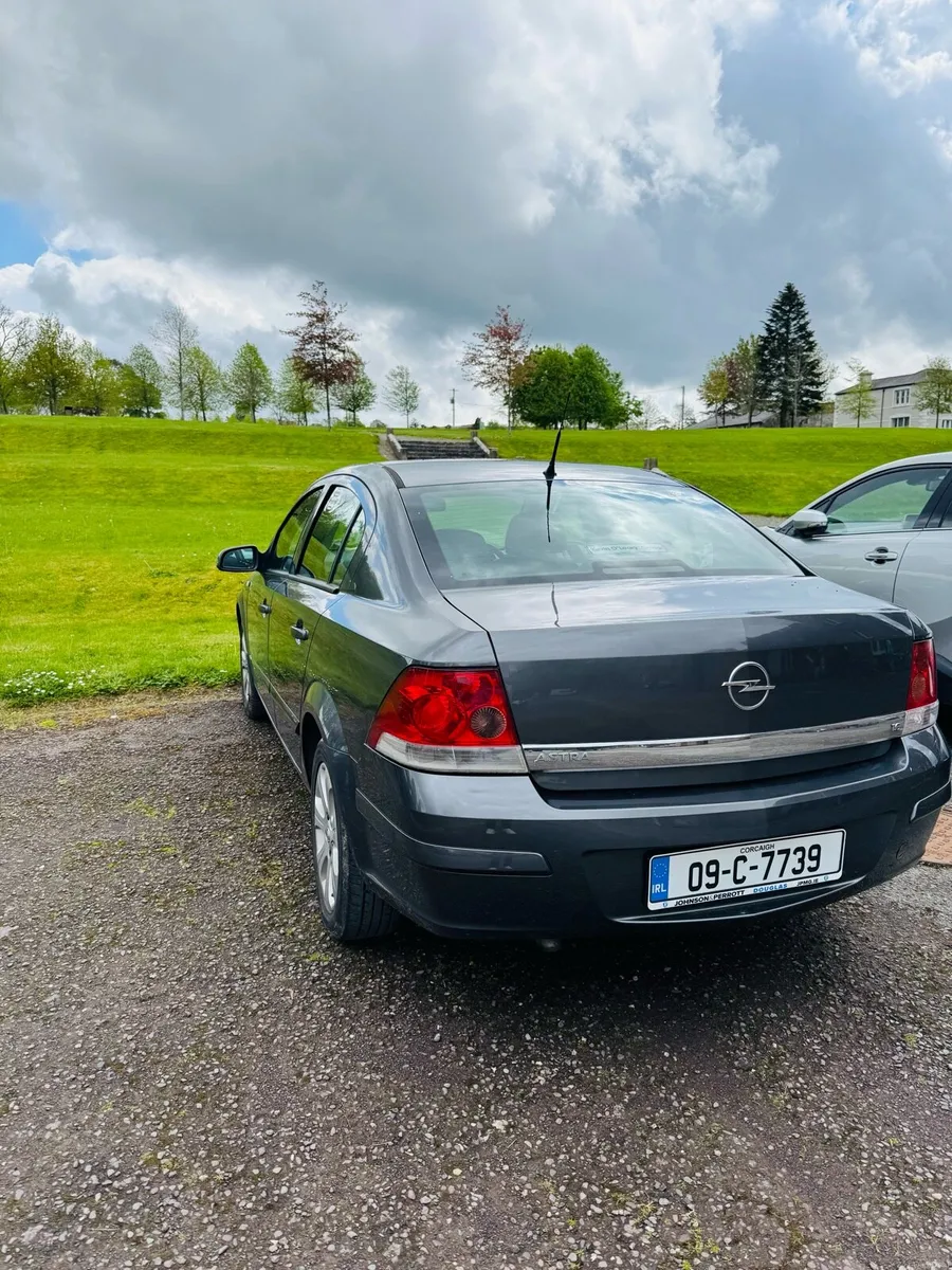 automatic opel astra 1.6 petrol - Image 4