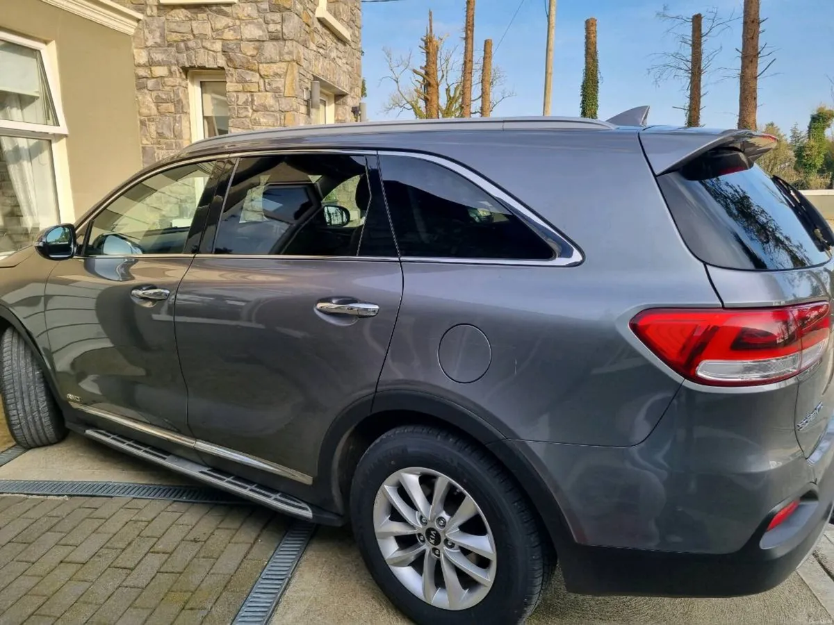 Kia Sorrento - Image 2