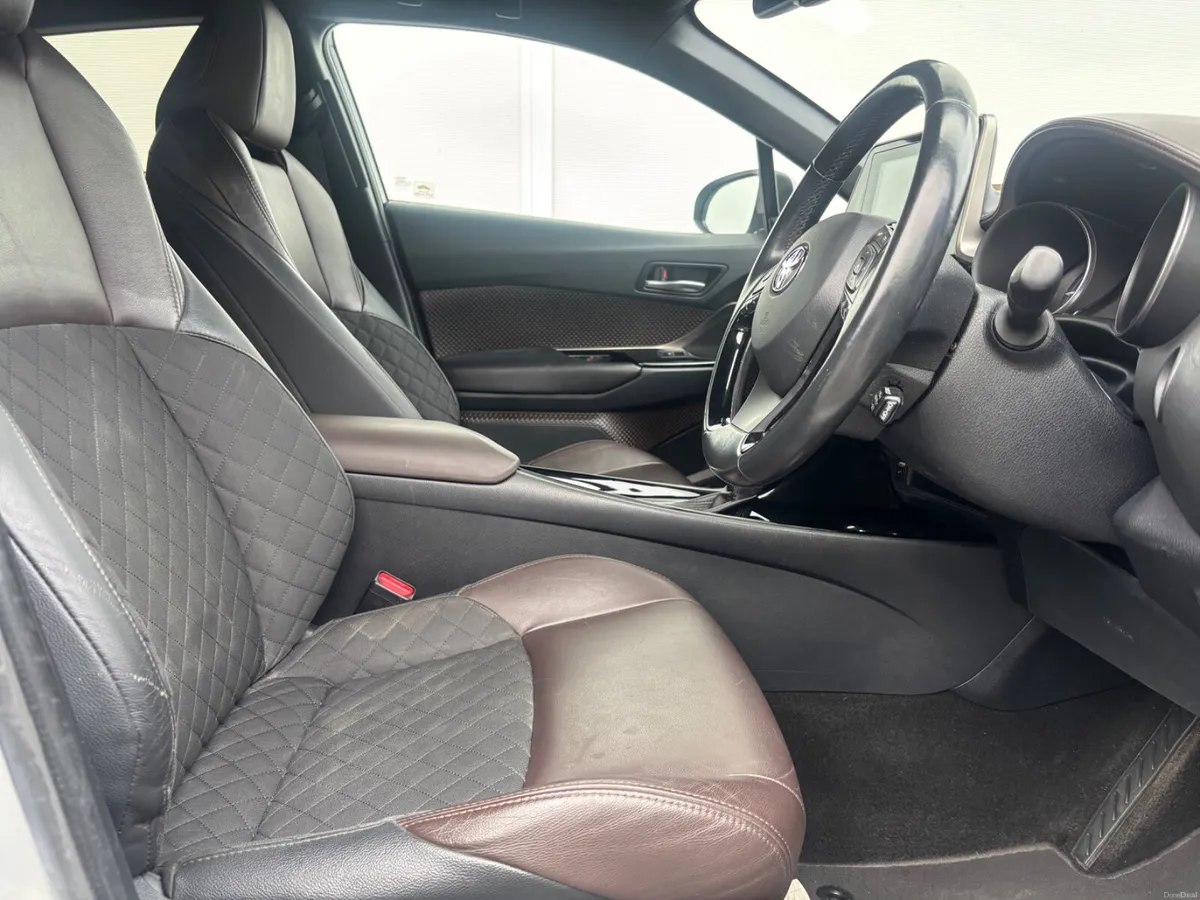 20/8 TOYOTA CHR SOL HYBRID A/T MINT ! - Image 3