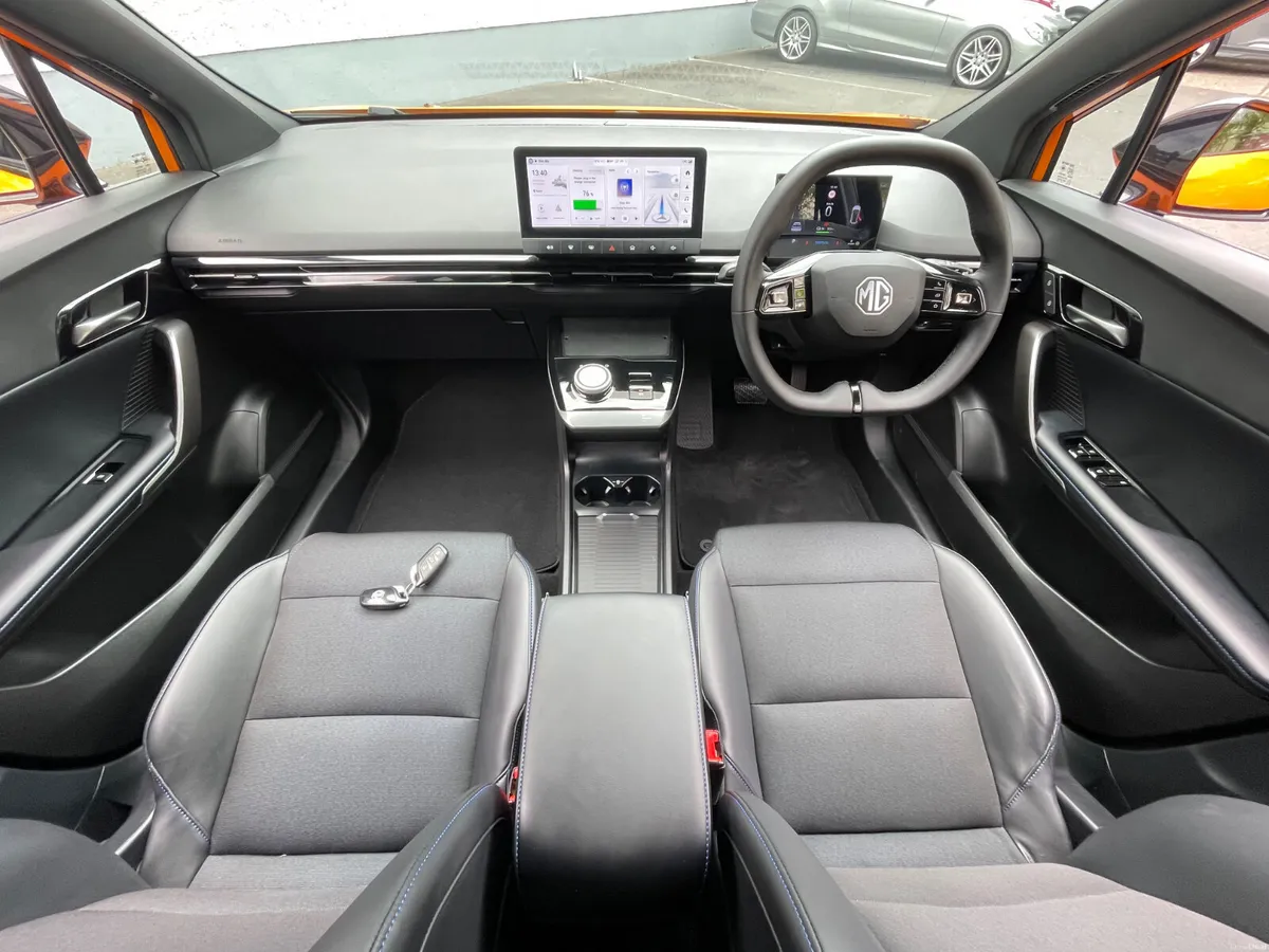 77KWH BIG BATTERY-APPLE PLAY-REVERSE CAMERA-120TAX - Image 3