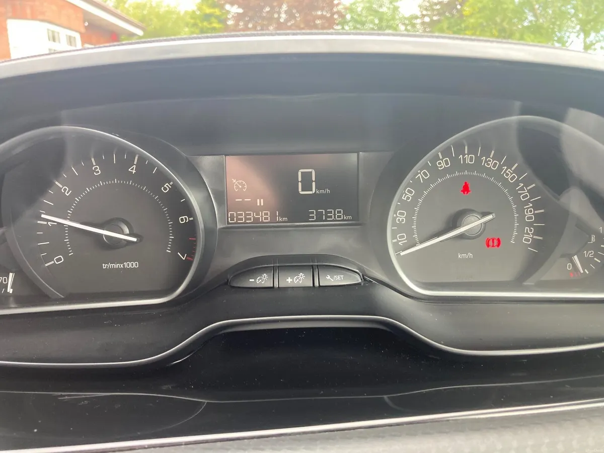 Peugeot 208 2019 only 33 kilometres - Image 6
