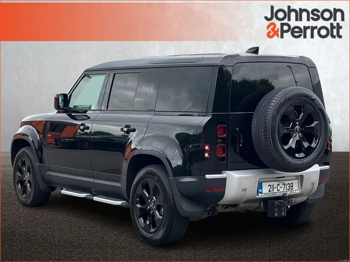 Land Rover Defender DEFENDER 110 3.0 D HARD TOP S - Image 3