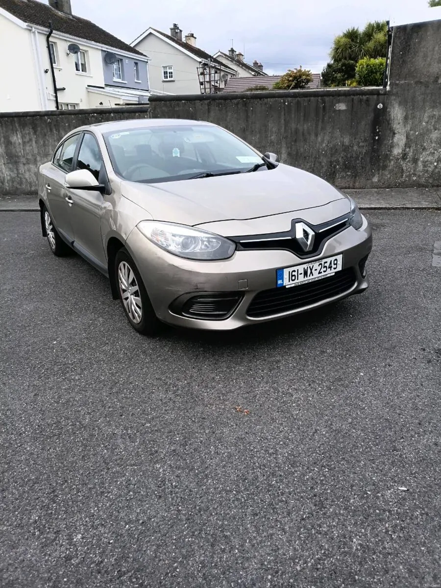 Renault fluency nct 4/28 price is 5750 - Image 1