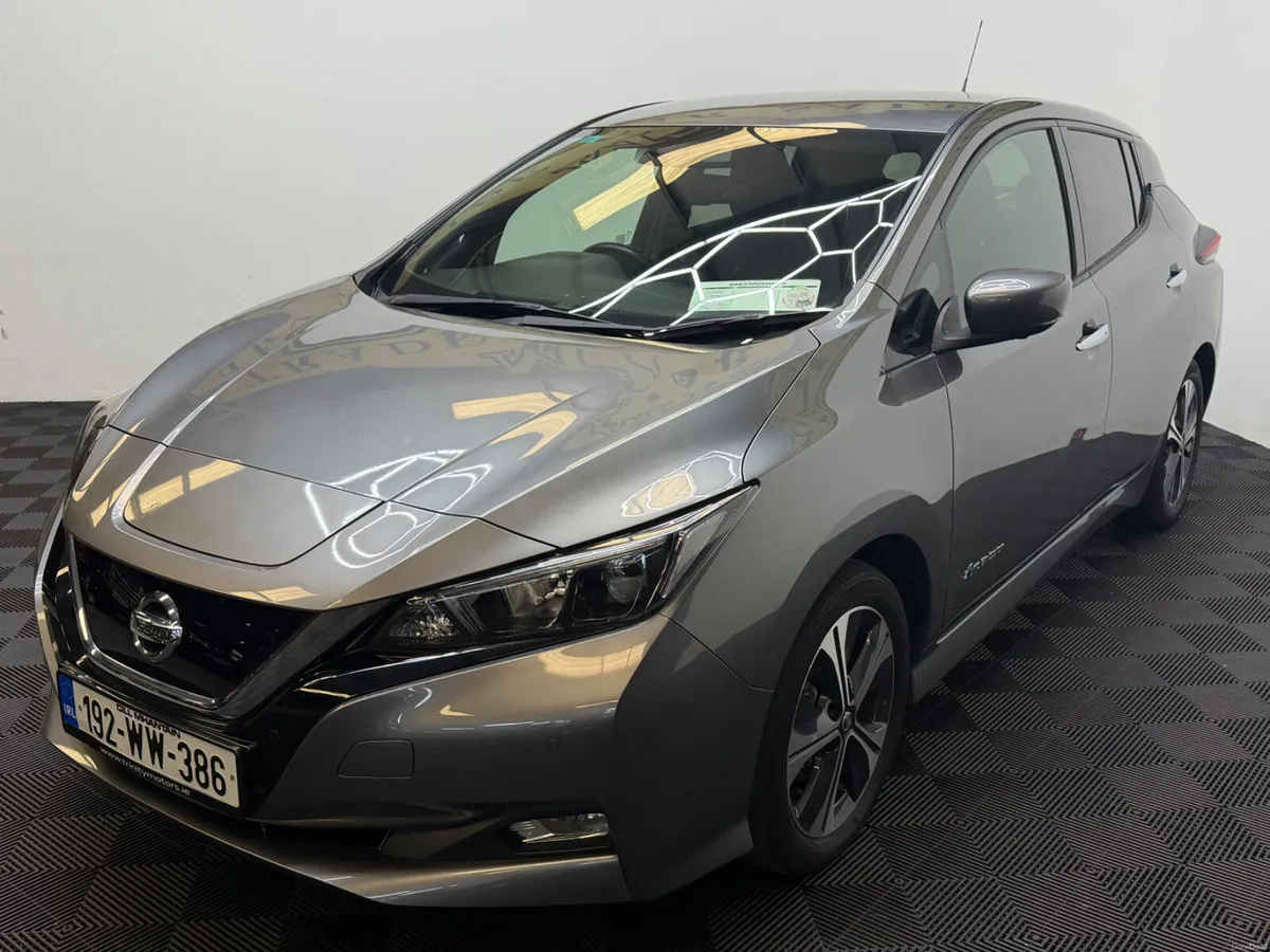 192 Nissan Leaf  SV Premium LOW KM - Image 4