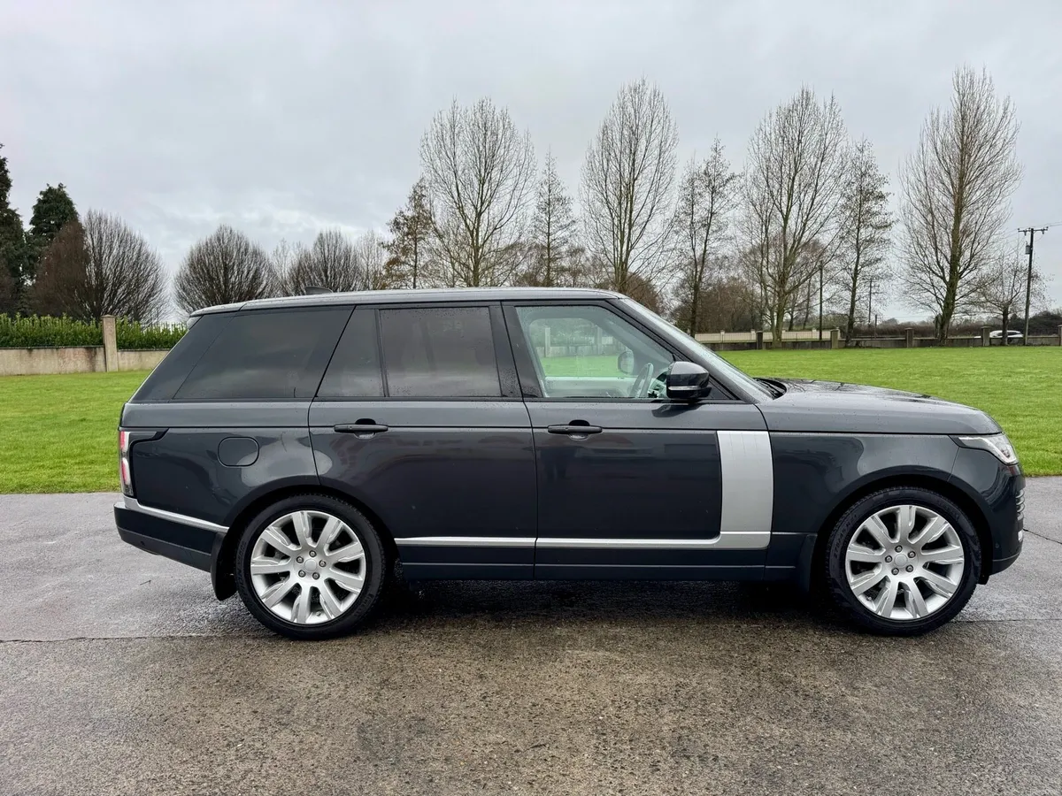 **Range Rover VOGUE/ PANO ROOF/ HEAD UP DISPLAY** - Image 4