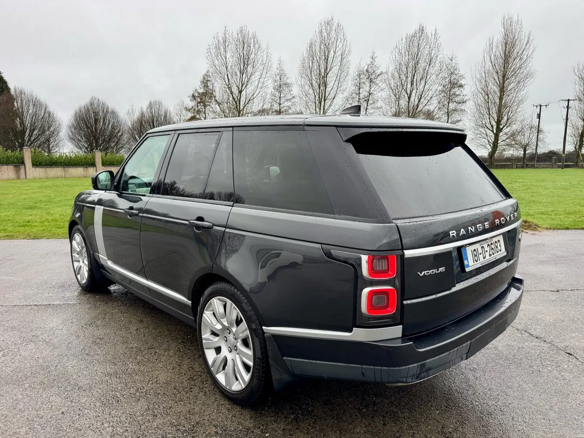 **Range Rover VOGUE/ PANO ROOF/ HEAD UP DISPLAY** - Image 6