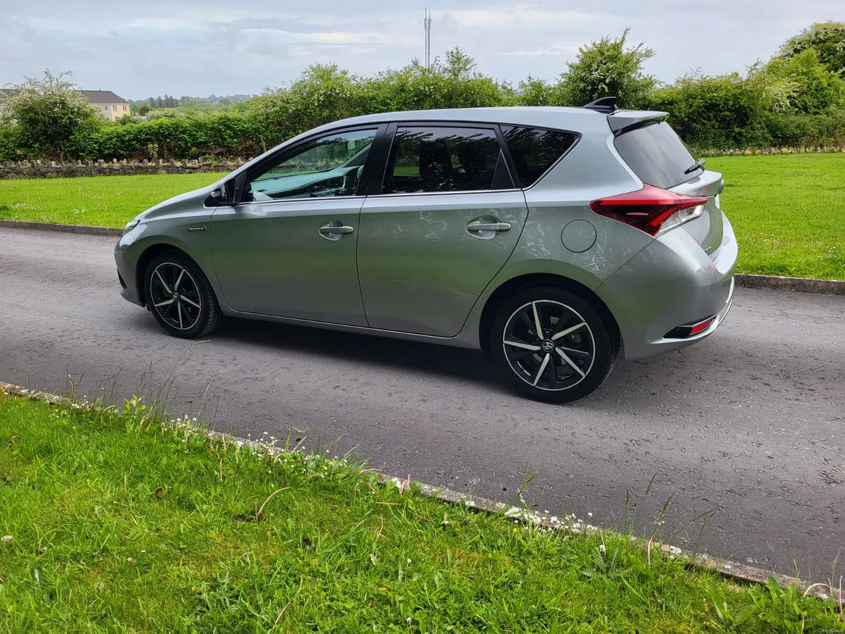 Toyota Auris  HYBRID AUTOMATIC - Image 4