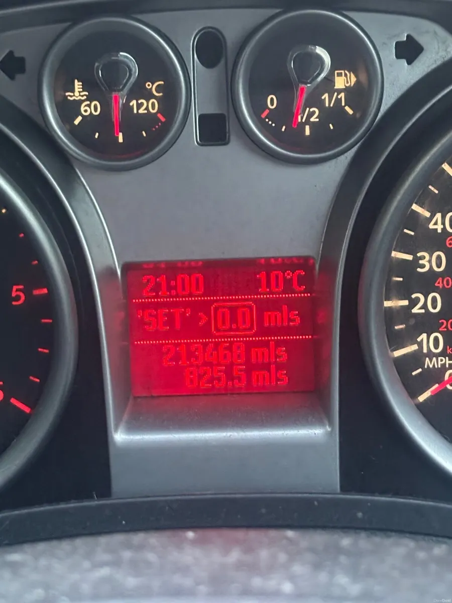 Ford Focus 2009 - Image 2