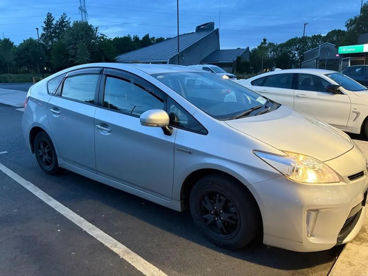 2015 Toyota Prius - Image 3