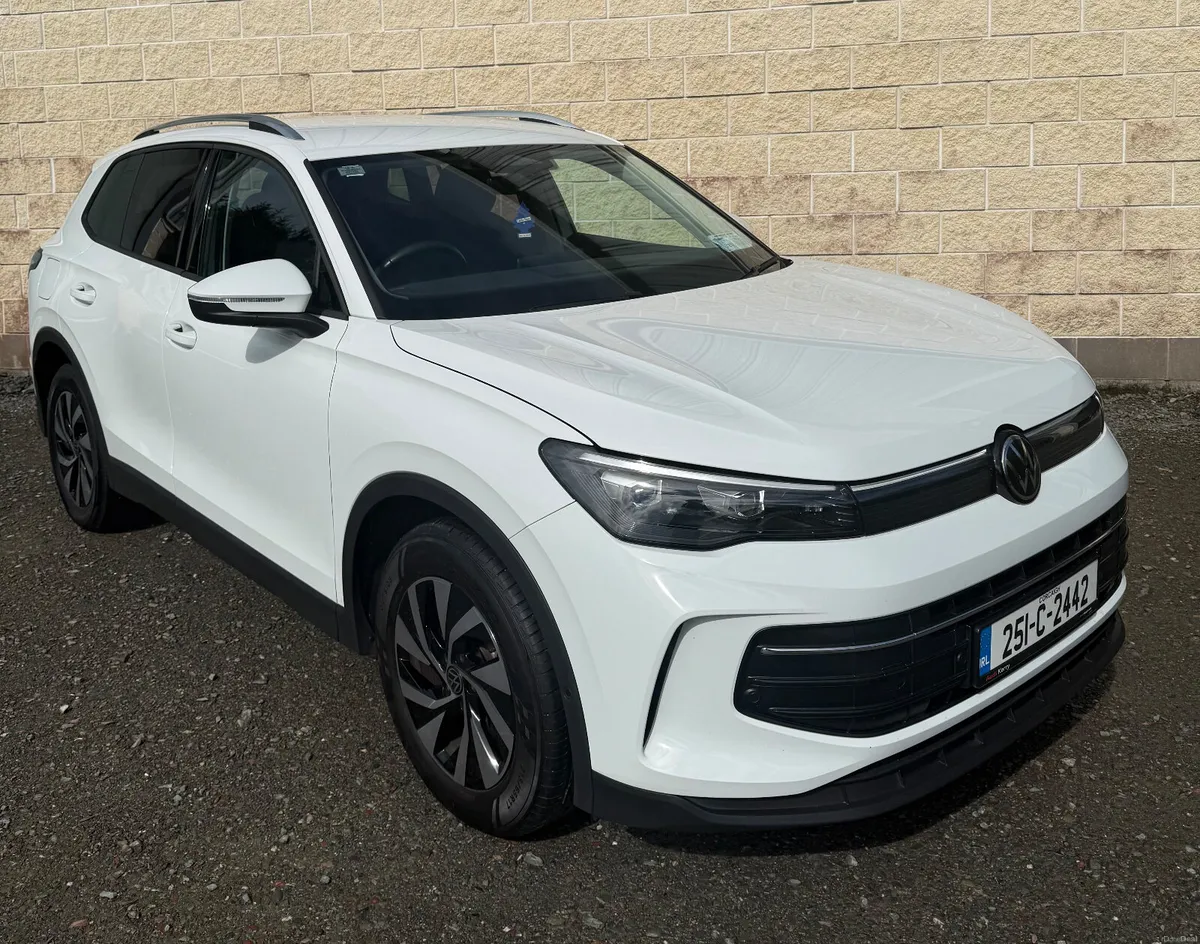 2025 Volkswagen Tiguan DSG - Image 3