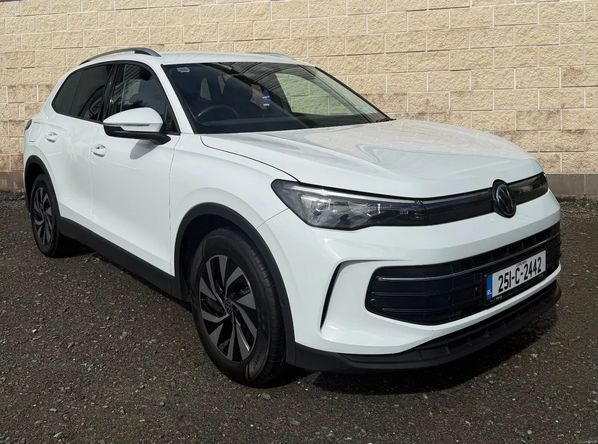 2025 Volkswagen Tiguan DSG - Image 1