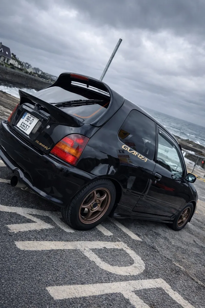 Toyota starlet glanza v - Image 1