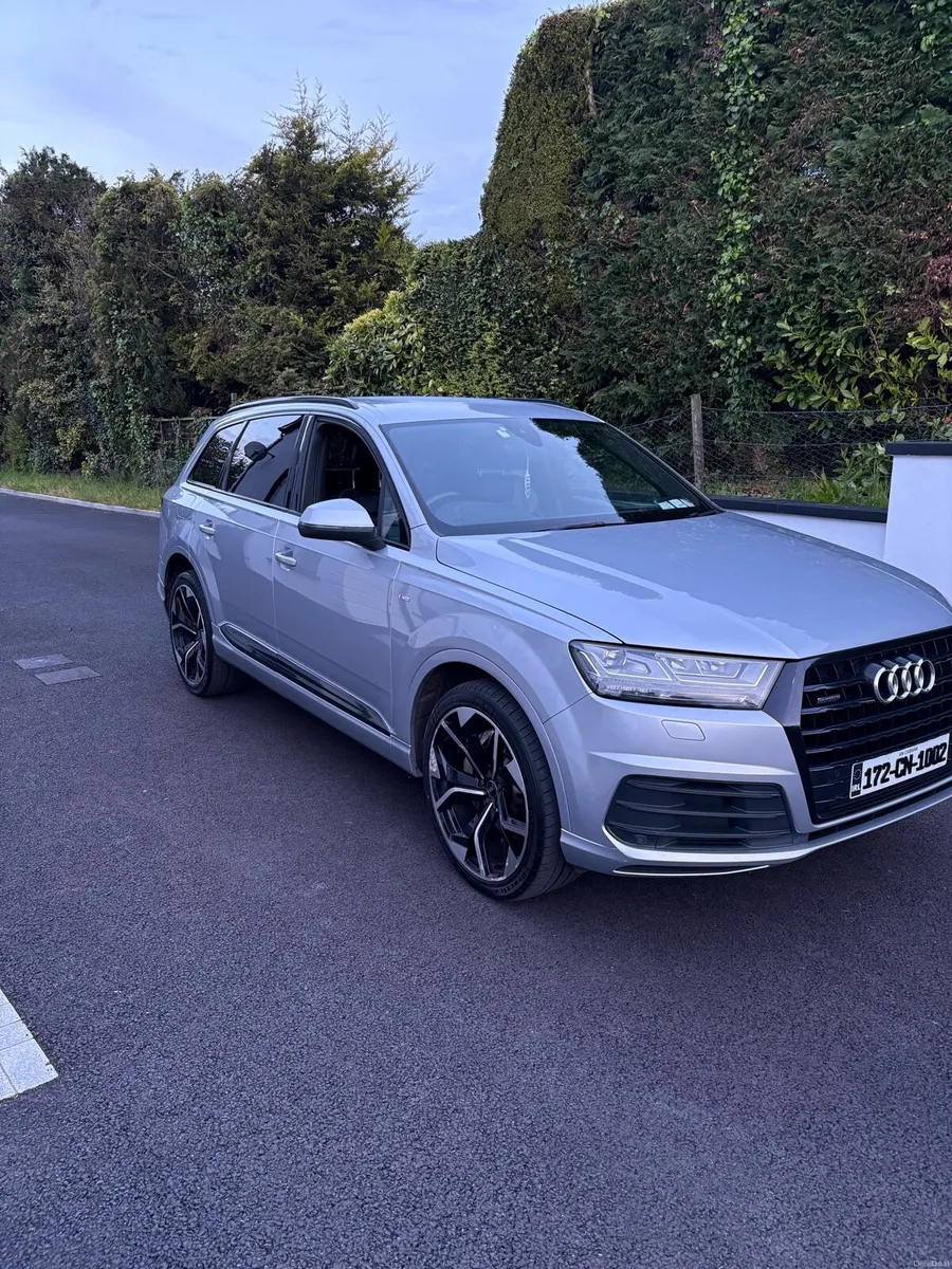 Audi Q7 - Image 1