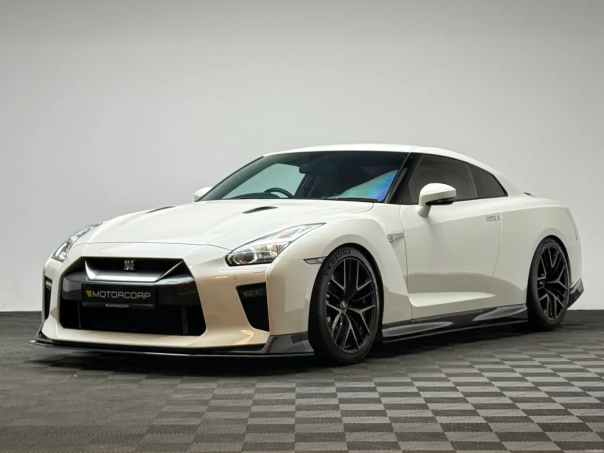 Nissan GT-R R35 GT-R 3.8 V6 - Image 3