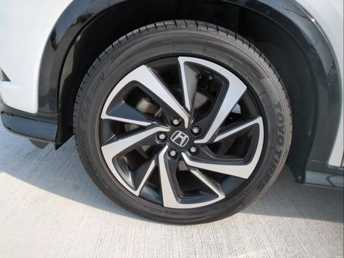 Honda Vezel 172 Hybrid RS HondaSensing - Image 2
