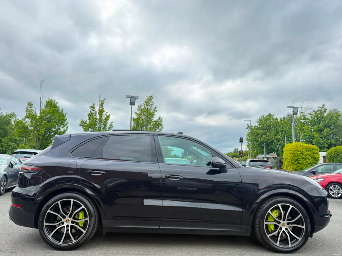 Porsche Cayenne 3.0 V6 E-HYBRID AUTO *NEW MODEL & - Image 4
