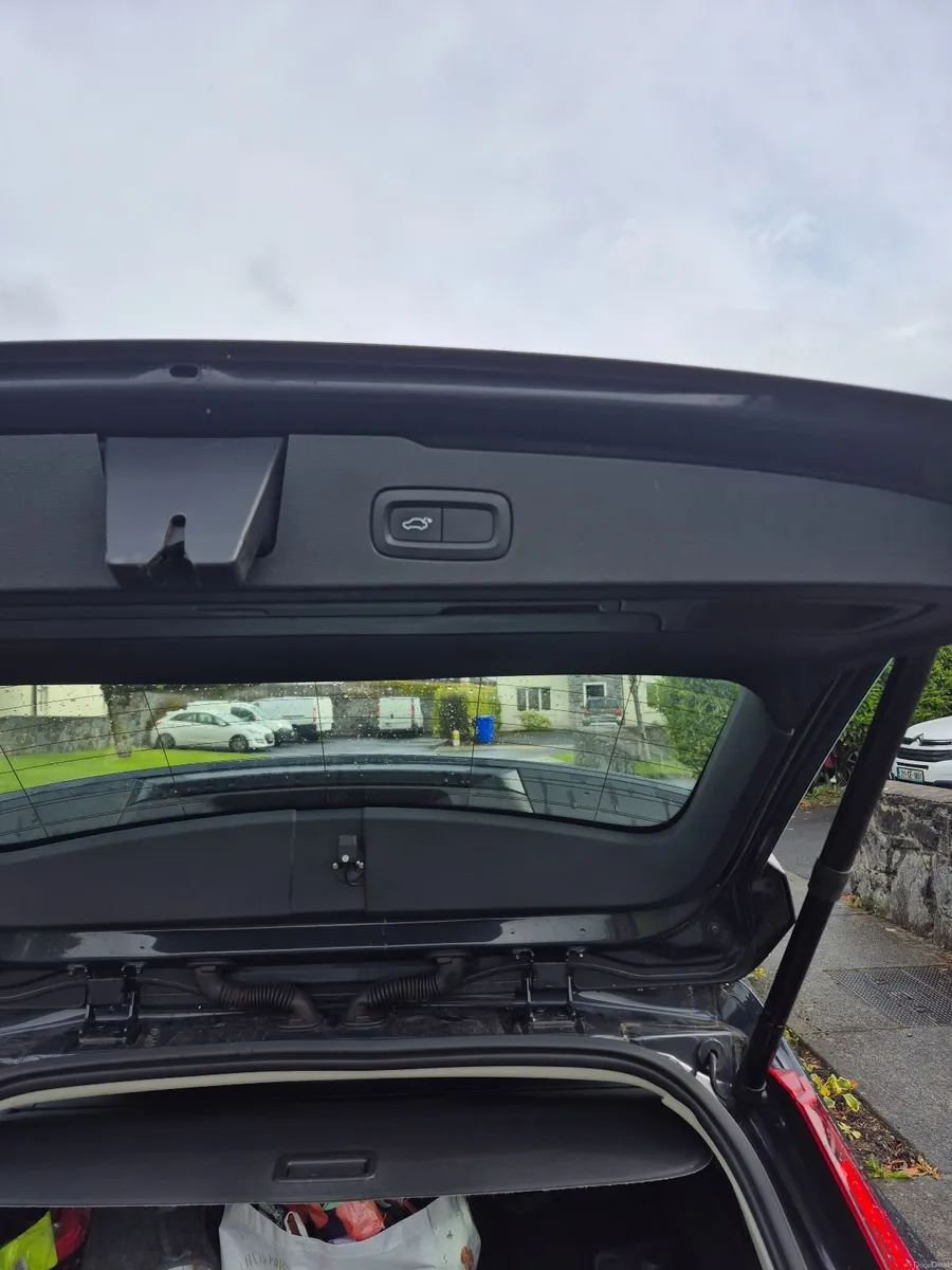 Volvo V60 2019 - Image 2