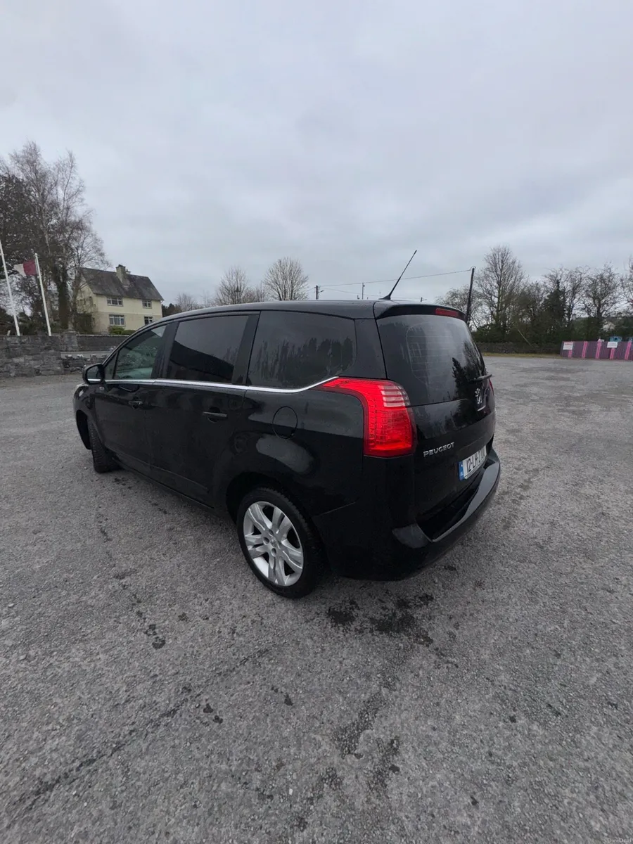 Peugeot 5008 2012 - Image 6