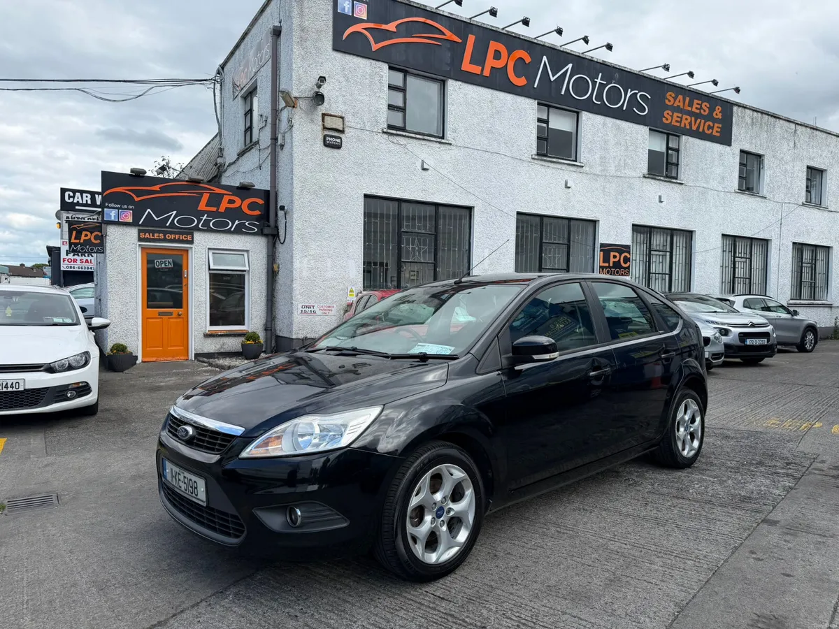 Ford Focus 2011 - Image 2
