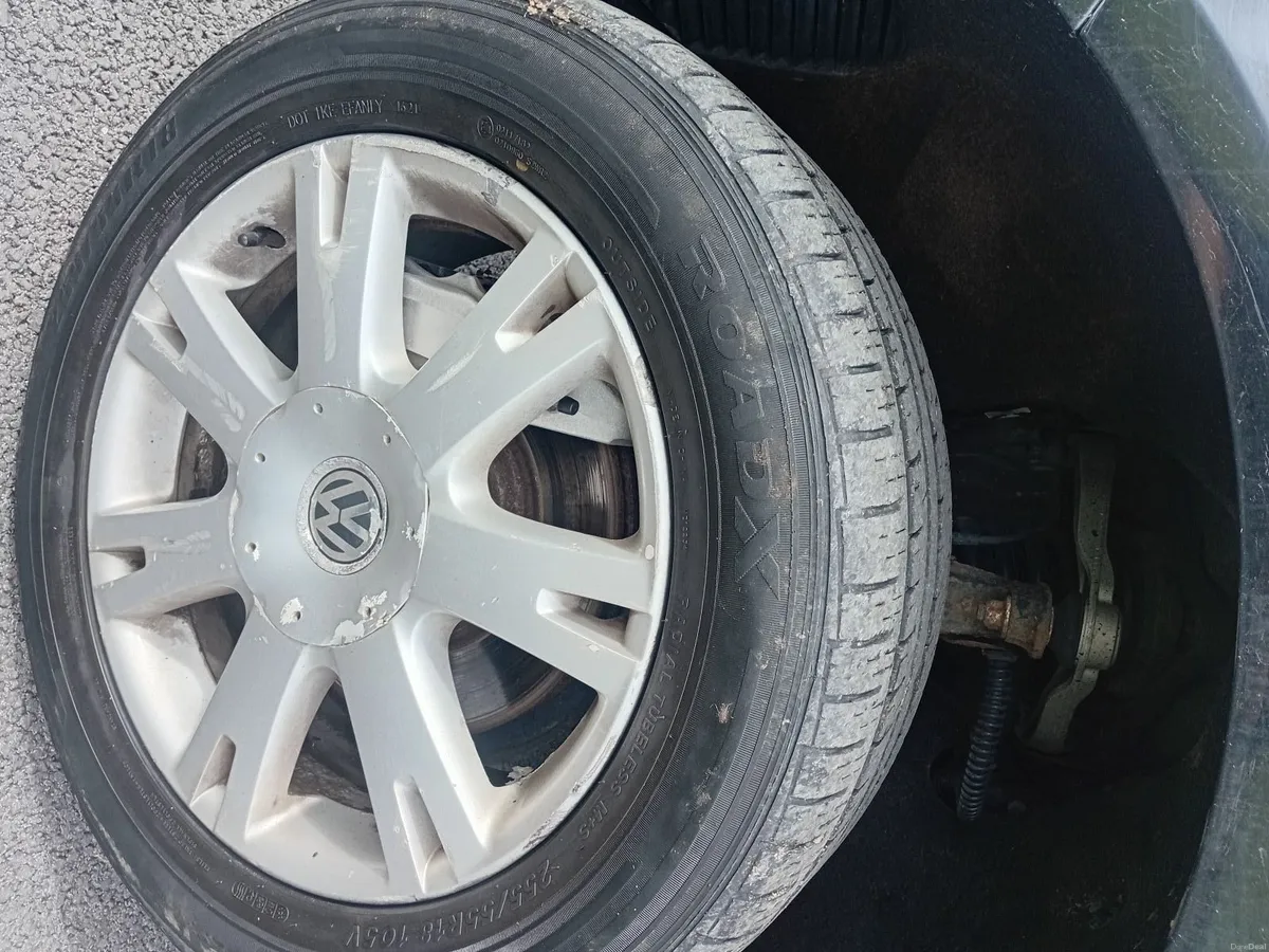 Volkswagen Touareg 2010 - Image 3