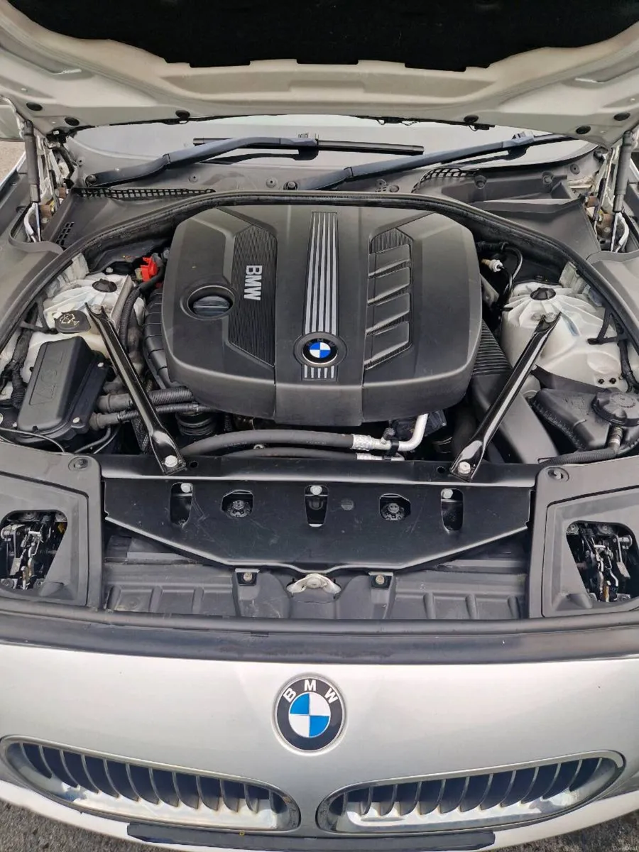 BMW 2010 5 Series F10 - Image 4