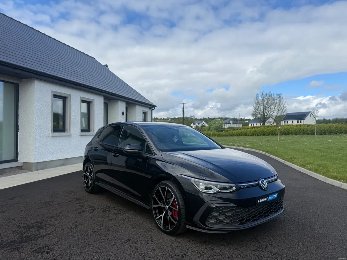 231 Volkswagen Golf GTE 245Bhp *WINTER PACK * - Image 4