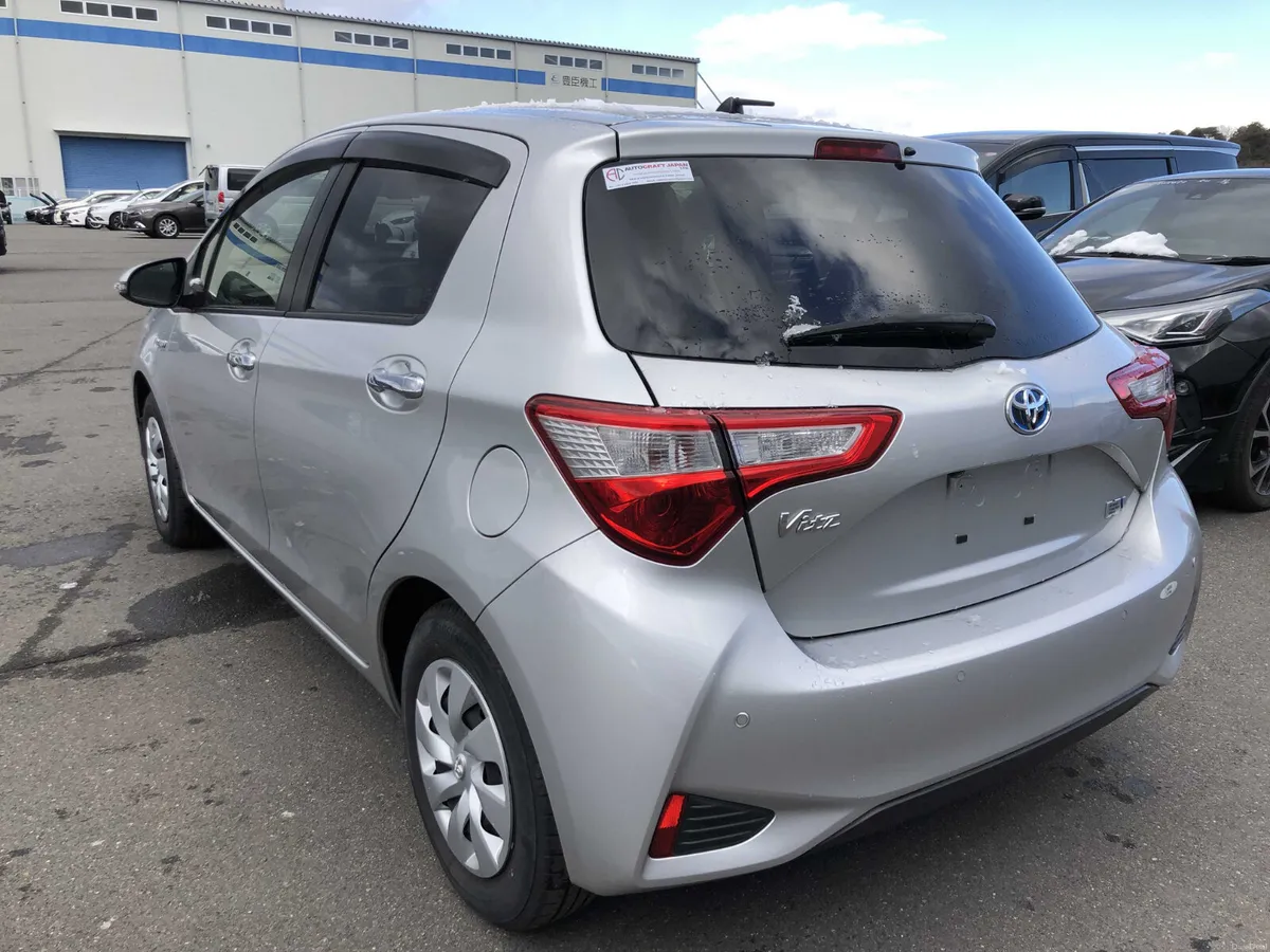 TOYOTA YARIS HYBRID 2019 low mileage - Image 3