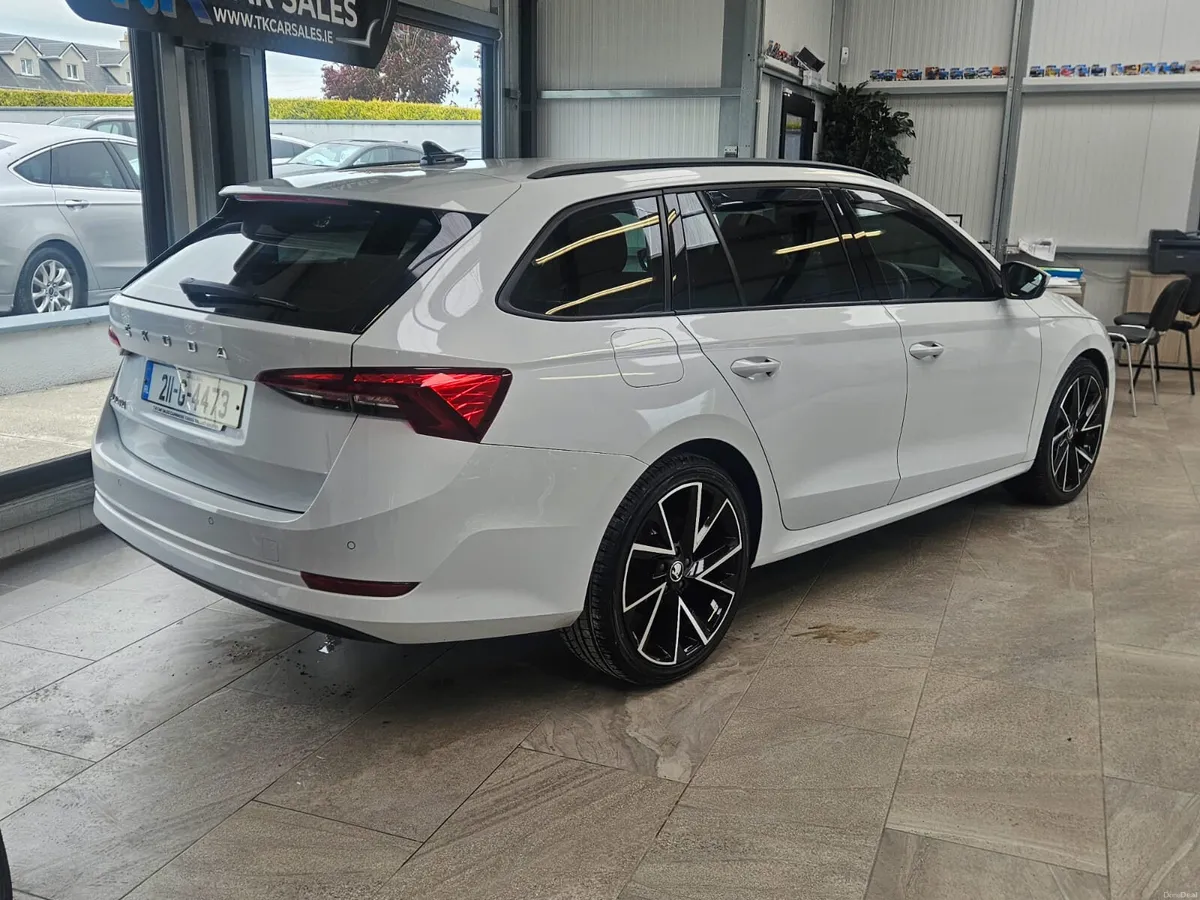 211 SKODA OCTAVIA AMBITION PETROL ESTATE - Image 2