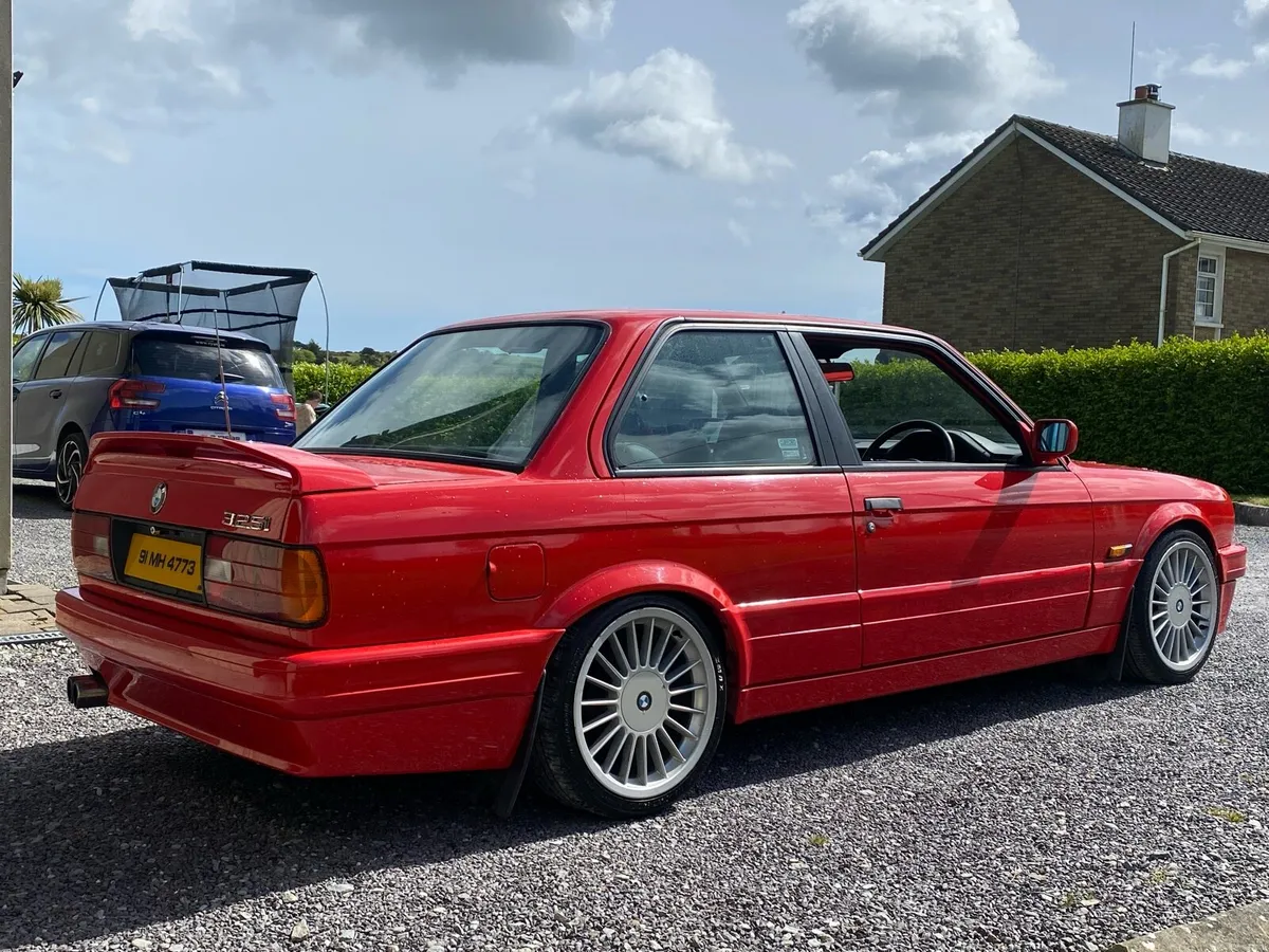 BMW E30 325 - Image 4