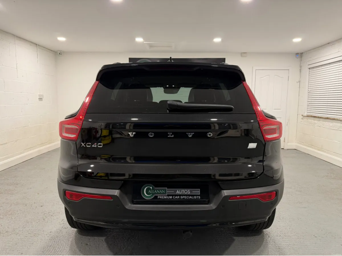 Volvo XC40 + T4 RECHARGE AUTO PLUS DARK…CREAM LEAT - Image 3