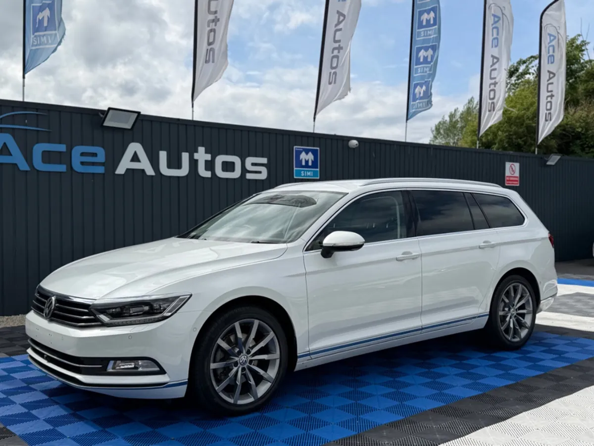 Volkswagen Passat HIGHLINE PREMIUM - 2.0L DIESEL - - Image 3