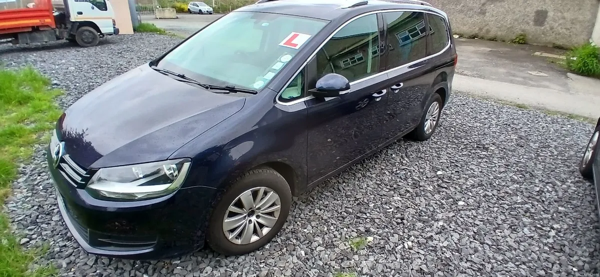 Volkswagen Sharan 2015 - Image 2