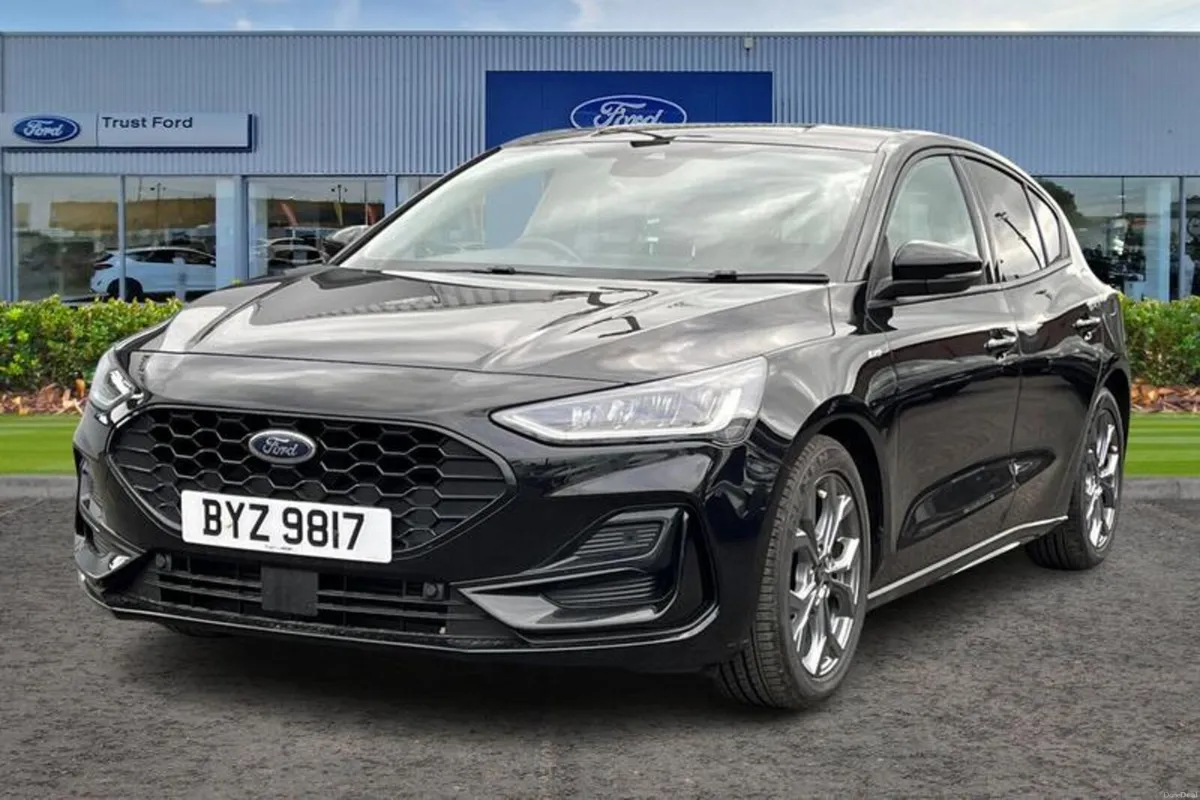 Ford Focus 1.0 EcoBoost ST-Line 5dr - Image 5