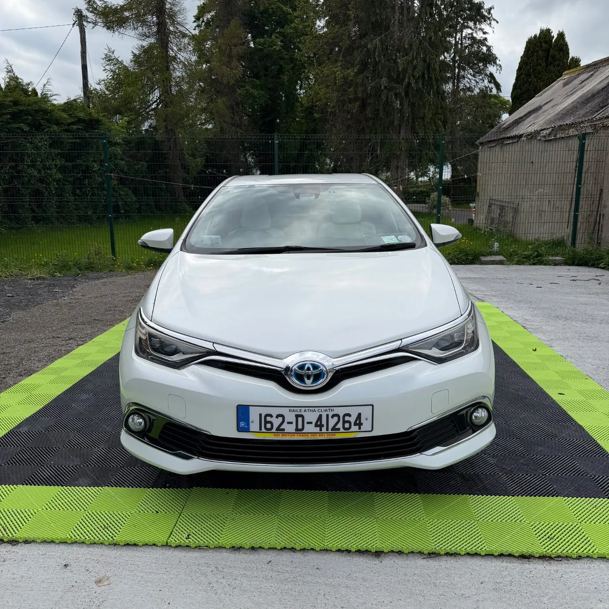 Toyota Auris 2016 Hybrid Leather Edition - Image 1