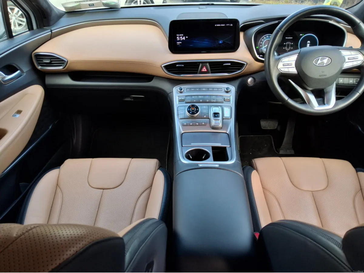 Hyundai Santa Fe EXEXUTIVE 4WD **PLUG IN HYBRID** - Image 3