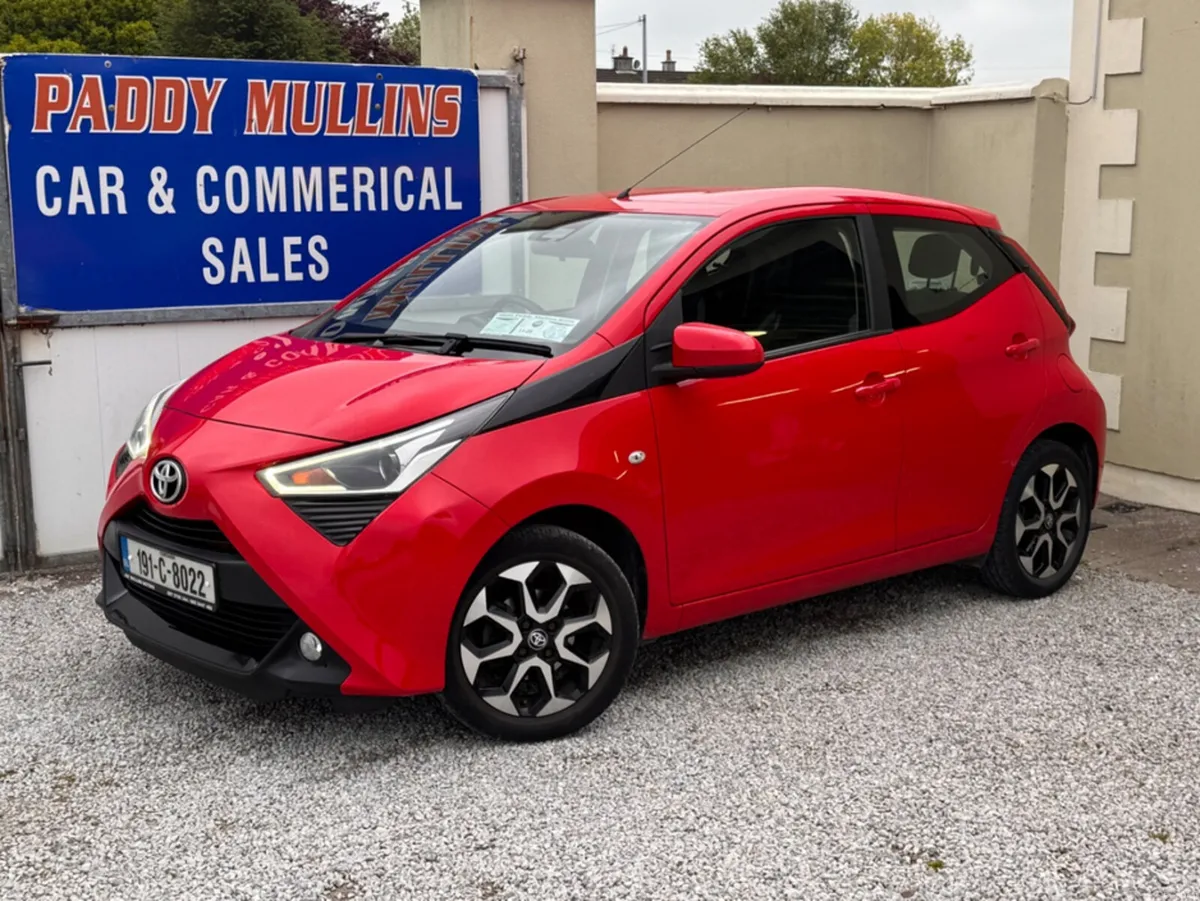 Toyota Aygo 5DR X-PLAY X-SHIFT AUTO 4DR - Image 3