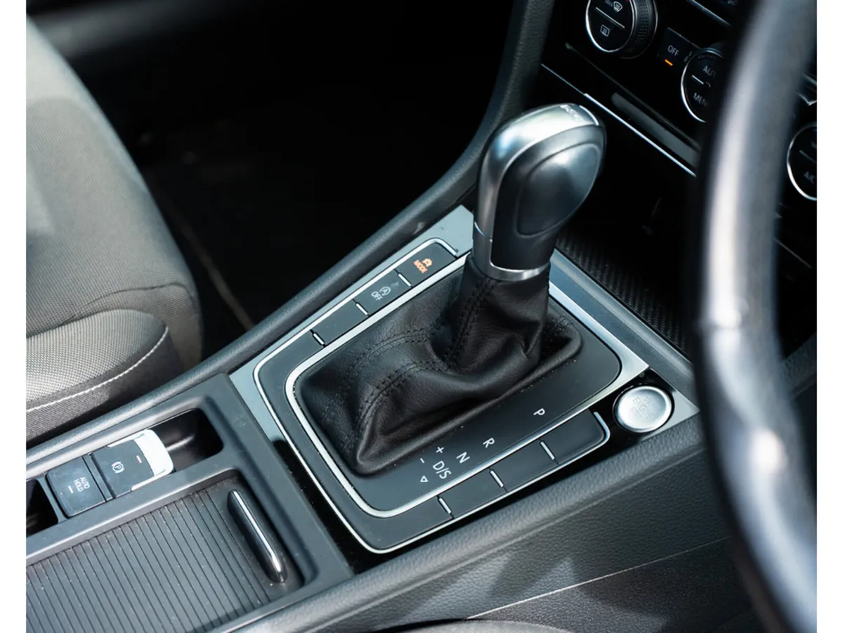 Volkswagen Golf HIGHLINE 1.4 TSI AUTO - Image 3
