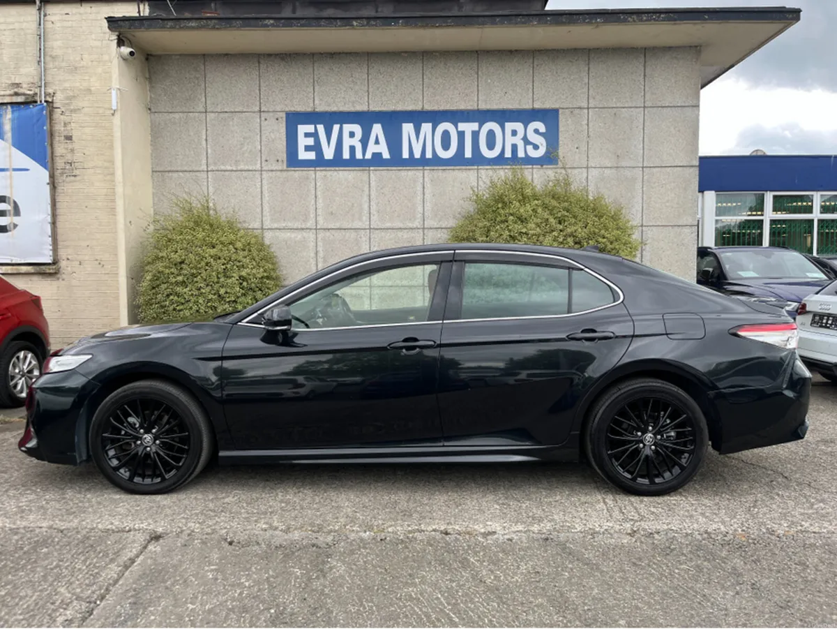 Toyota Camry WS NERO AUTOMATIC HYBRID 2.5 PETROL / - Image 6