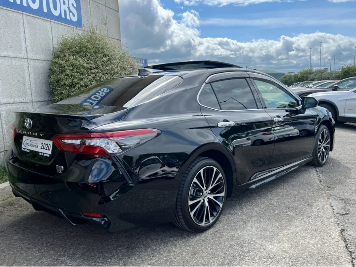 Toyota Camry WS HYBRID AUTOMATIC 2.5 PETROL //HIGH - Image 3