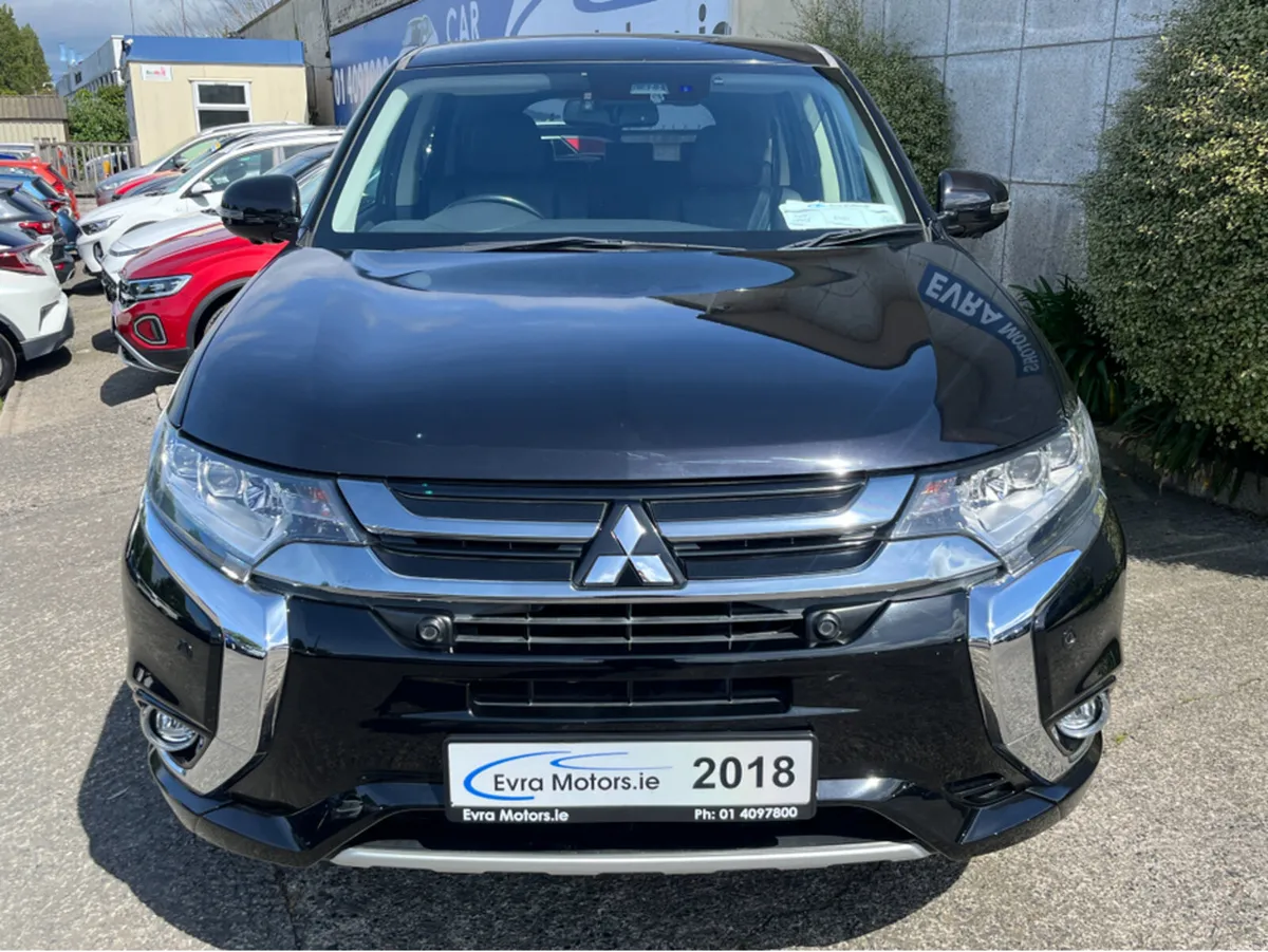 Mitsubishi Outlander G 4WD PHEV HYBRID AUTOMATIC 2 - Image 2