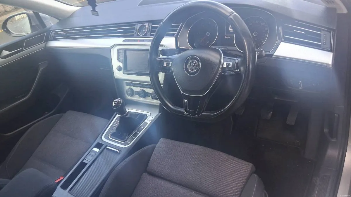 2015 volswagan passat 1.6 diesel - Image 4