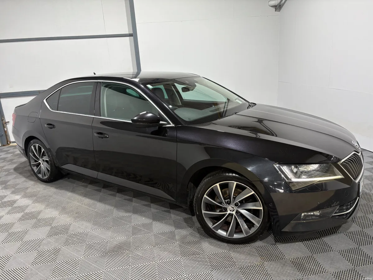2017 Skoda Superb L&K 2.0 TDi DSG 150 BHP - Image 2