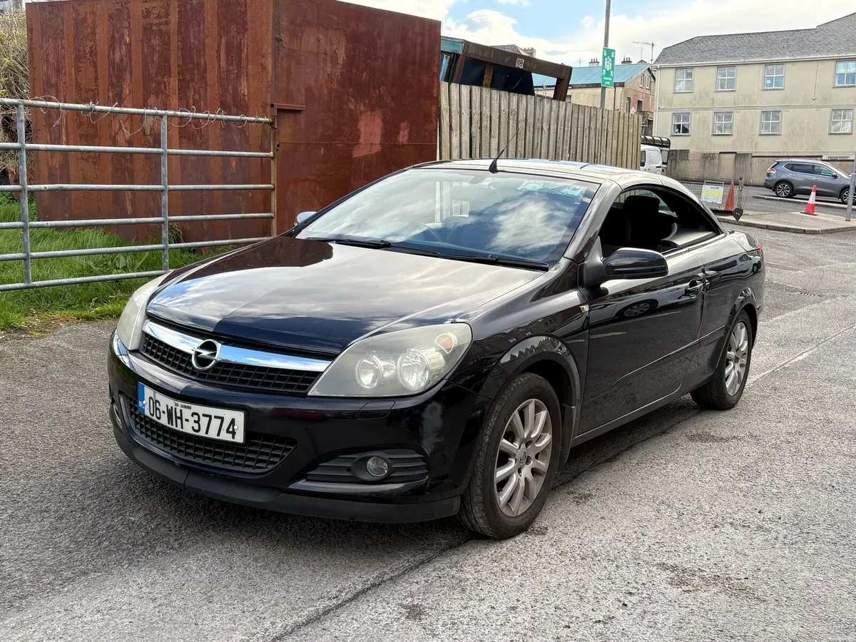 Opel Astra TwinTop cabrio - Image 2