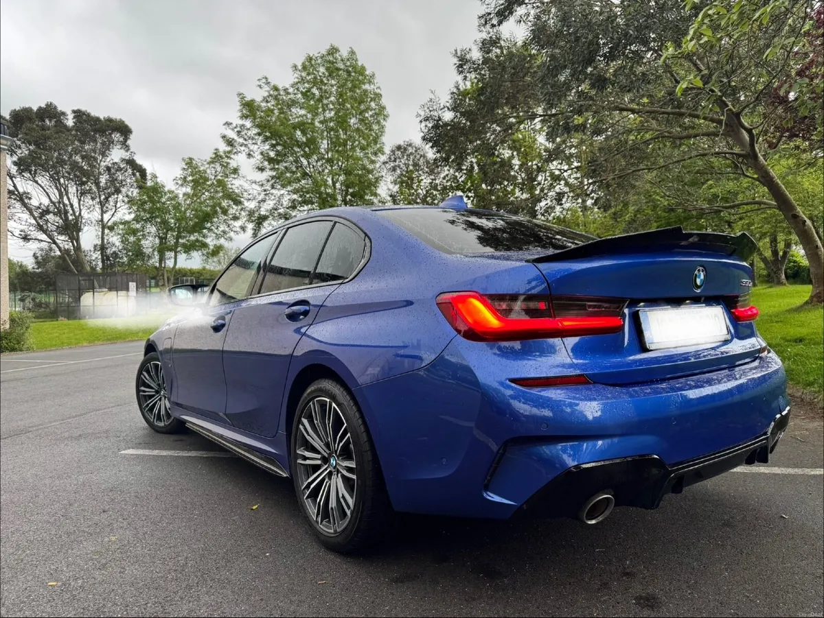 BMW 3-Series 2019 - Image 4