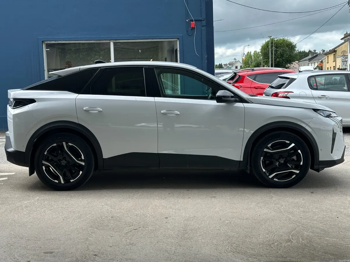 Peugeot 3008 BEV 73kWH 210BHP Allure - Image 2