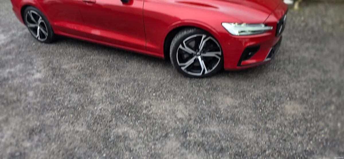 Volvo V60 2023 R DESIGN DARK EDITION PRO - Image 4