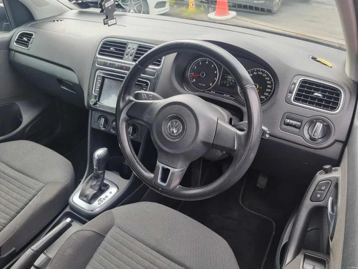 Volkswagen Polo  Automatic 2014 - Image 4